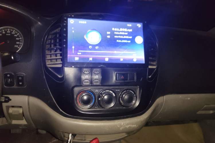 Used FORTHING Lingzhi 2016 M3 1.6L 7-Seater Luxury Model China IV Standard Audio And AC Panel