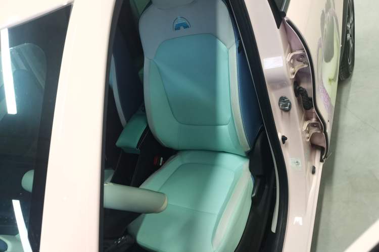 Used Dongfeng NAMMI BOX 2022 Chasing Wind Edition 331 km Standard Model
