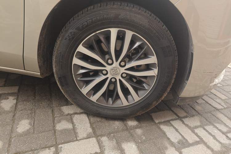 Used Buick GL8 2017 ES 28T Luxury Model China V Standard
