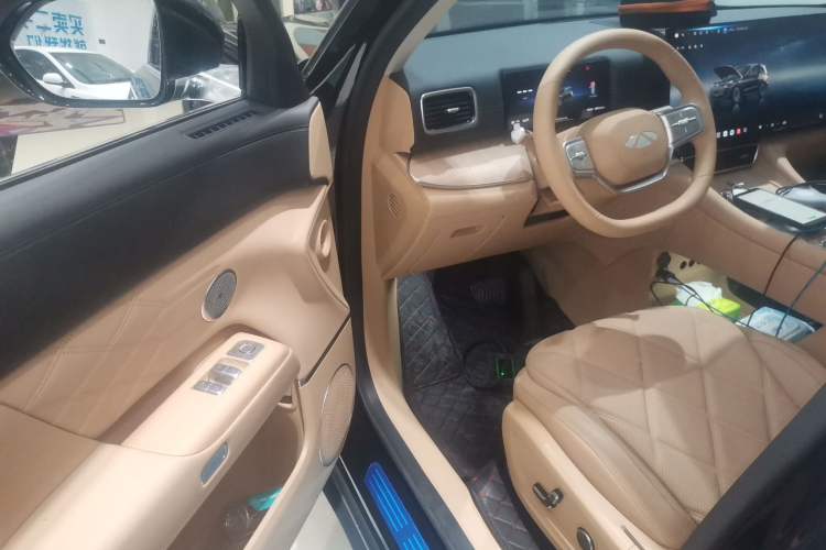 Used Chery T11 2026 Model 220 Rear-Drive Dual IMAX Theater Edition