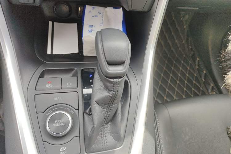 Used Toyota Wildlander 2020 Dual-Motor 2.5L E-CVT Four-Wheel Drive Luxury Edition
