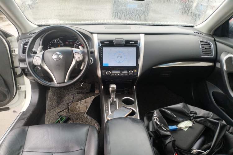 Used Nissan Teana 2013 2.5L XL Leading Edition Center Console