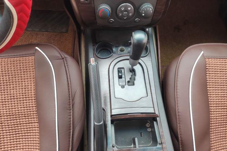 Used Roewe W5 2014 1.8T 2WD Automatic Tharu Special Edition