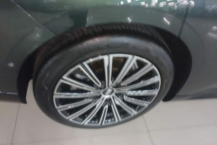 Used Geely Galaxy 8 2025 130km EM-P Starship Edition Right Rear Wheel Hub