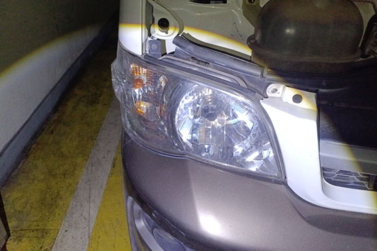 Used Jinbei Hiace 2016 2.0L Luxury Version V19 Right Front Headlight