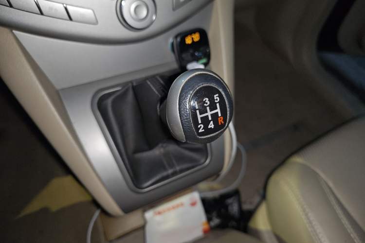 Used BYD S6 2013 Jingyue Edition 2.0L Manual Luxury Model 5 Seats
