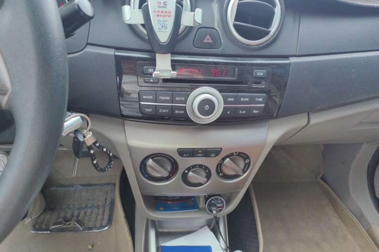 Used CHANGAN Alsvin V3 2012 1.3L Manual Standard Edition
