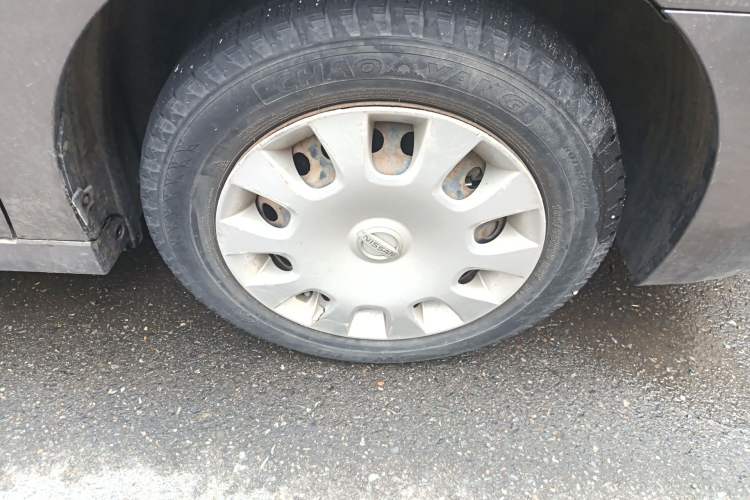 Used Nissan Sylphy 2012 Classic 1.6XE Manual Comfort Edition Right Front Wheel Hub