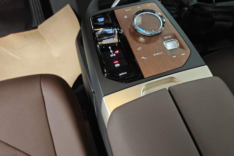 Used BMW iX 2023 xDrive40
