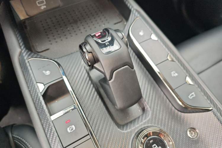 Used Haval H Dog 2023 1.5T Two-Wheel Drive Chao Ye Version Plus Gear Lever