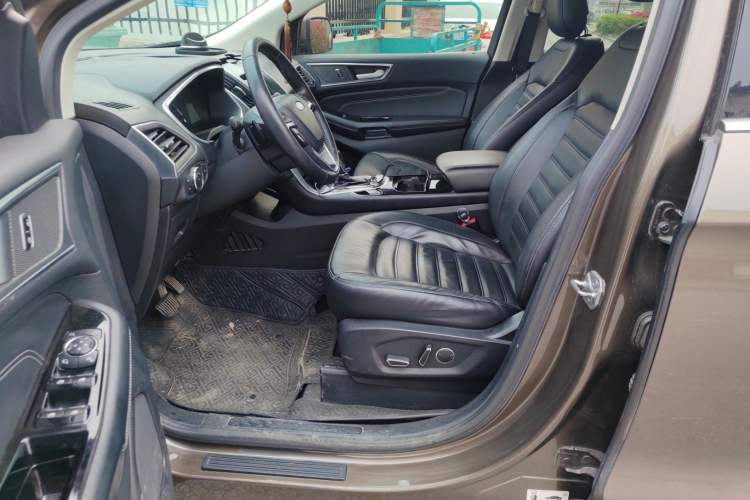 Used Ford Edge 2016 EcoBoost 245 Two-Wheel-Drive Titanium 7-Seater
