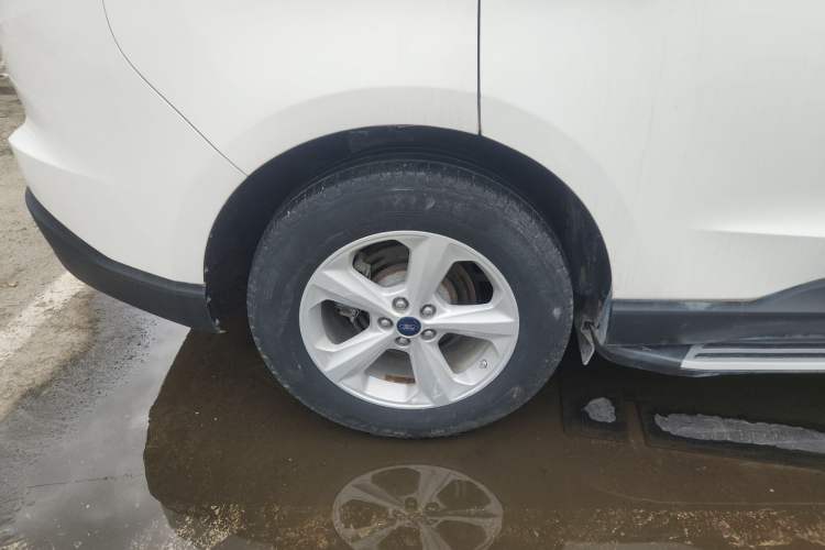 Used Ford Edge 2015 2.0T GTDi Two-Wheel-Drive Elite Edition
