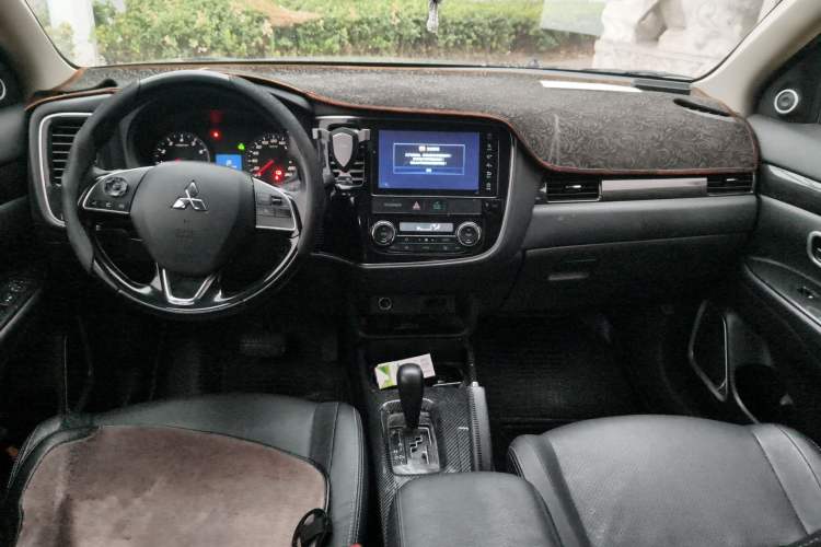 Used Mitsubishi Outlander 2018 2.0L Two-Wheel Drive Glory Edition 5 Seats