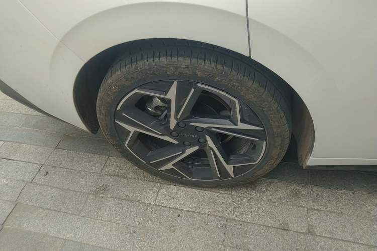 Used Lynk & Co 07 2024 EM-P 126 Long-Range Halo
