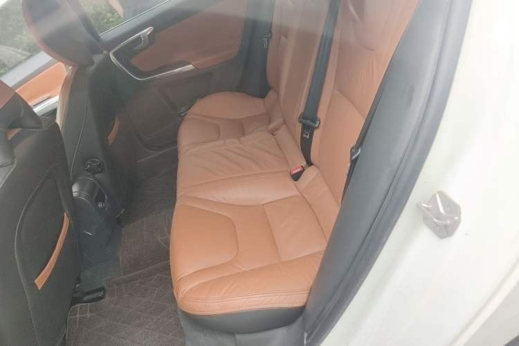 Used Volvo S60 2014 S60L 2.0T Zhiyuan Edition