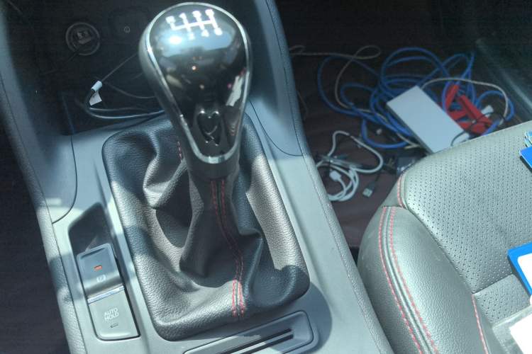 Used CHANGAN CS75 2014 2.0L Manual Luxury Version China IV Standard
