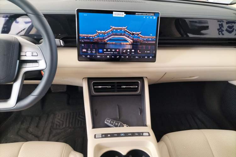 Used BYD Qin L 2025 EV 470KM Leading Edition Audio And AC Panel