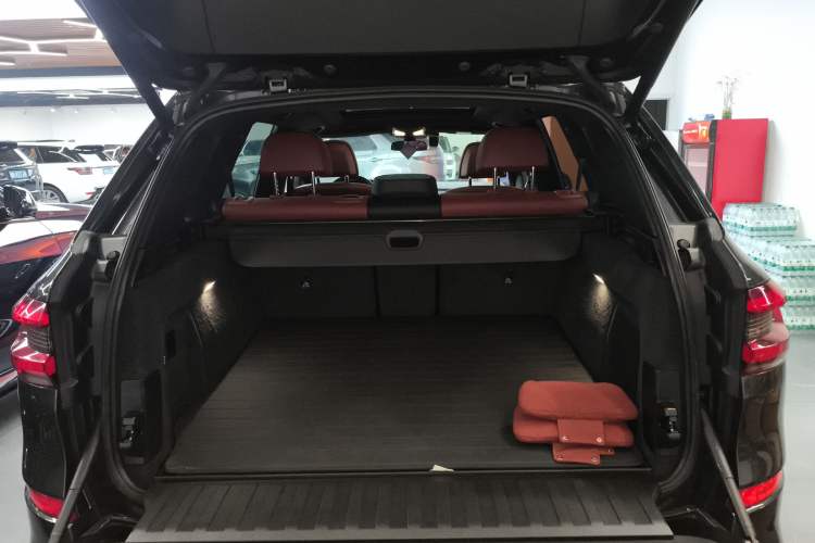 Used BMW X5 2022 xDrive 40Li Luxury Edition M Sport Package