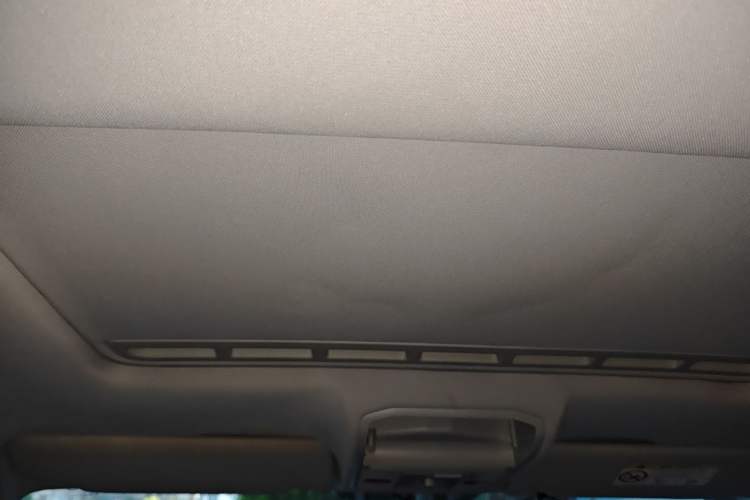 Used Volkswagen Bora 2016 1.6L Automatic Comfort Model Headliner