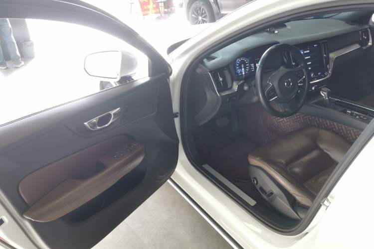 Used Volvo S60 2020 T4 Zhiyi Luxury Edition