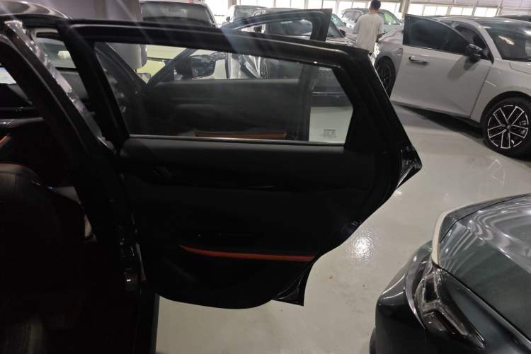 Used Changan UNI-V iDD 2023 Zhidian iDD 1.5T 113km Smart & Fun Version (Rapid Edition)