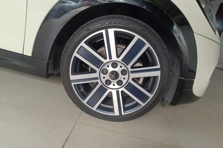 Used MINI 2020 2.0T COOPER S Perfect Match Limited Edition Right Front Wheel Hub