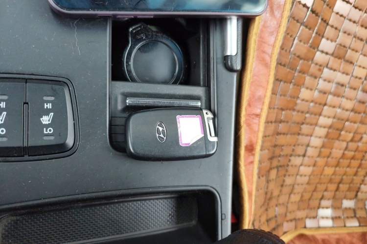 Used Hyundai Sonata 2013 2.4L Automatic Leading Edition China IV Standard Vehicle Key