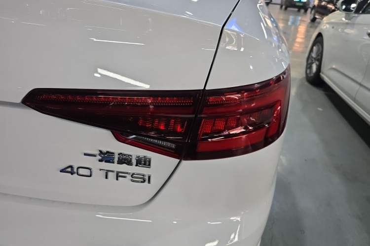 Used Audi A4L 2019 40 TFSI Fashion Edition China VI Emission Standard

