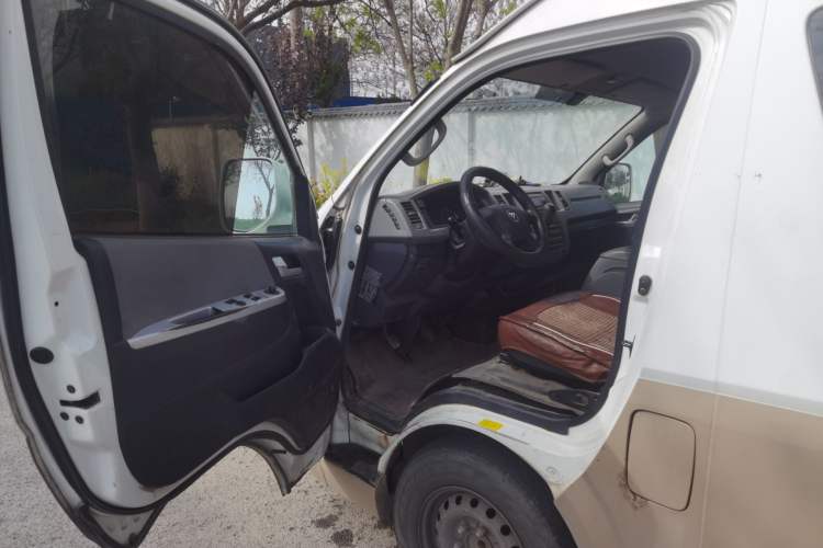 Used Foton Scenic G9 2017 2.4L Gasoline Commercial Version Long Wheelbase 6-Seater 4G69