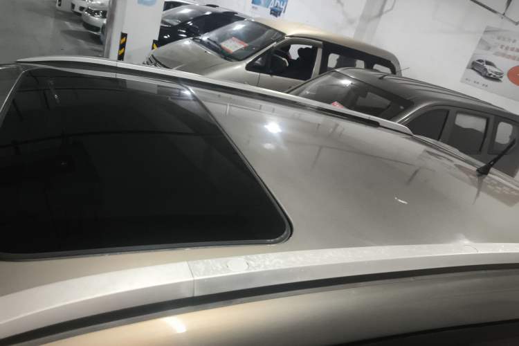 Used Chery Tiggo 3 2016 1.6L CVT ZhiShang Edition Roof