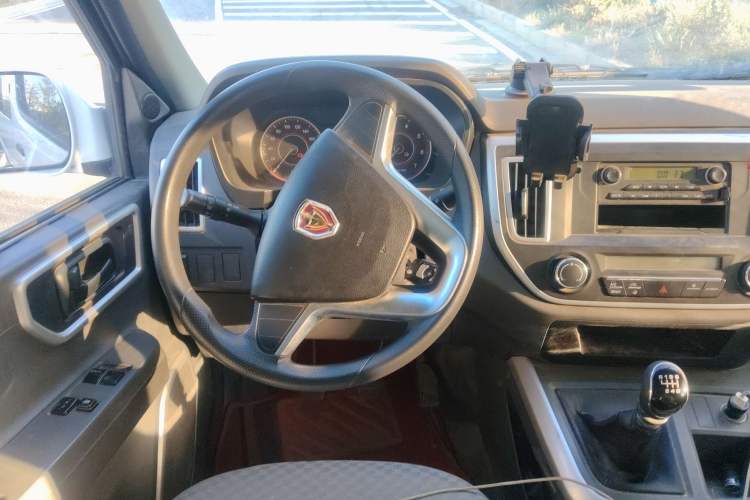 Used Jinbei Hiace King 2021 2.0L City Transport King Series Express Model Standard Top 6-Seater 1TZS
