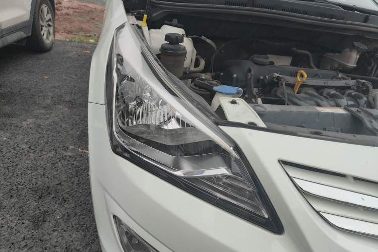 Used Hyundai Verna Ray 2014 1.4L Automatic GLX
