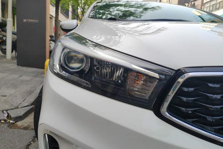 Used Kia K3 2016 1.6L Manual GL Right Front Headlight