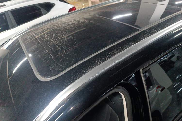 Used Hongqi HS3 2023 1.5T Two-Wheel Drive Shanwei Edition Roof