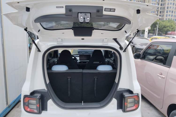 Used Geely Galaxy Panda 2024 Panda Mini 200km Endurance Bear Trunk