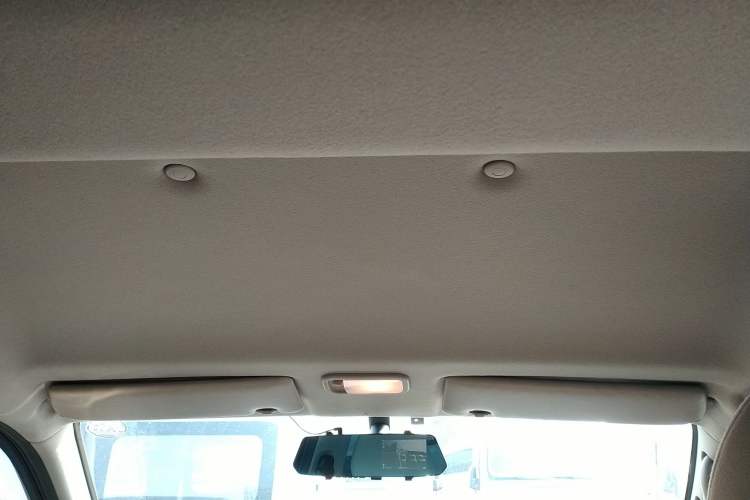 Used FORTHING Lingzhi 2023 M5L 1.6L Base Model 7 Seats Headliner