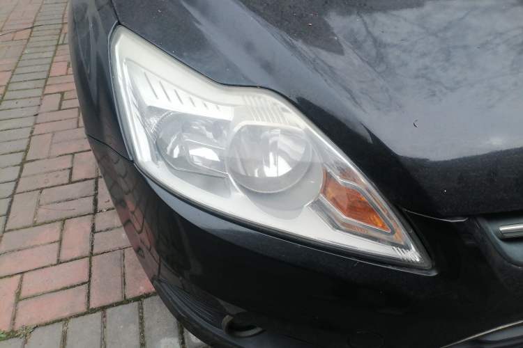 Used Ford Focus 2013 Sedan Classic 1.8L Manual Fashion Edition