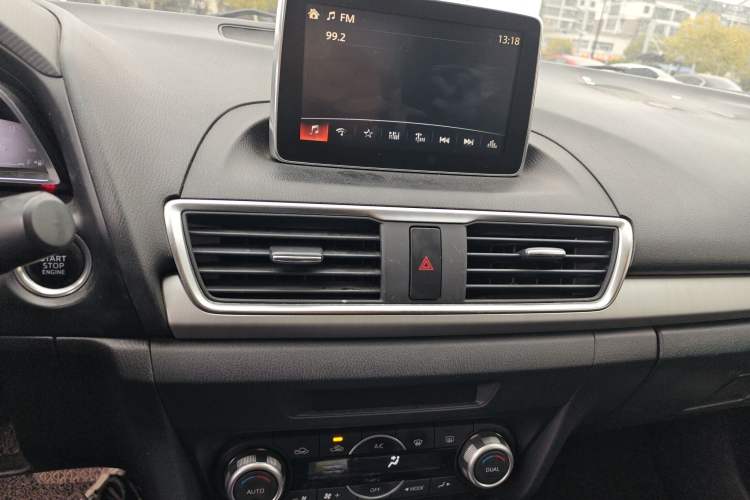 Used Mazda Mazda 3 Axela 2014 Sedan 1.5L Automatic Luxury Model
