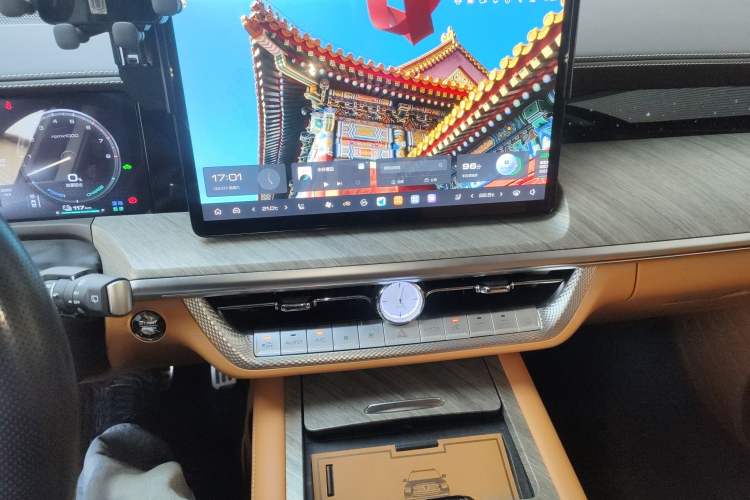 Used Tank 500 New Energy 2024 Hi4-T
