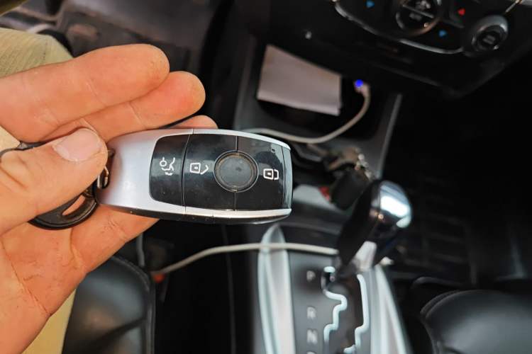 Used Dodge Journey 2013 2.4L Two-Wheel Drive Luxury Version
