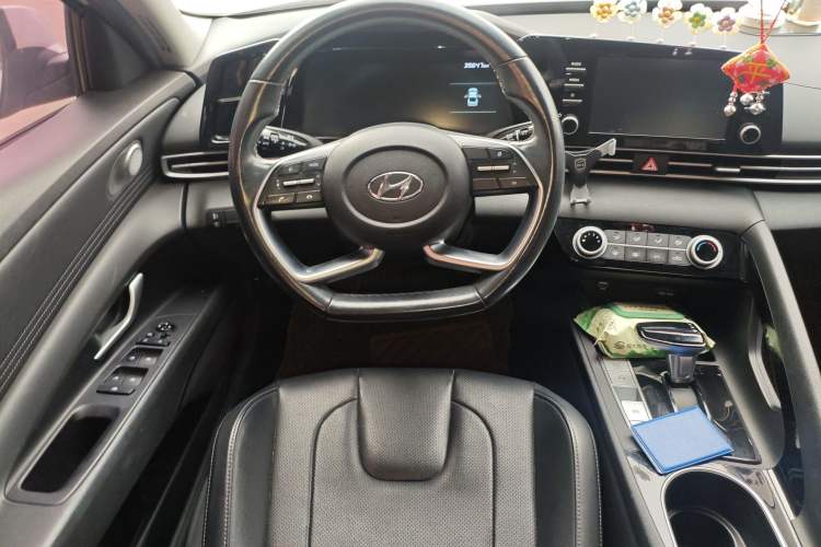 Used Hyundai Elantra 2021 1.5L CVT GLX Elite Edition Steering Wheel