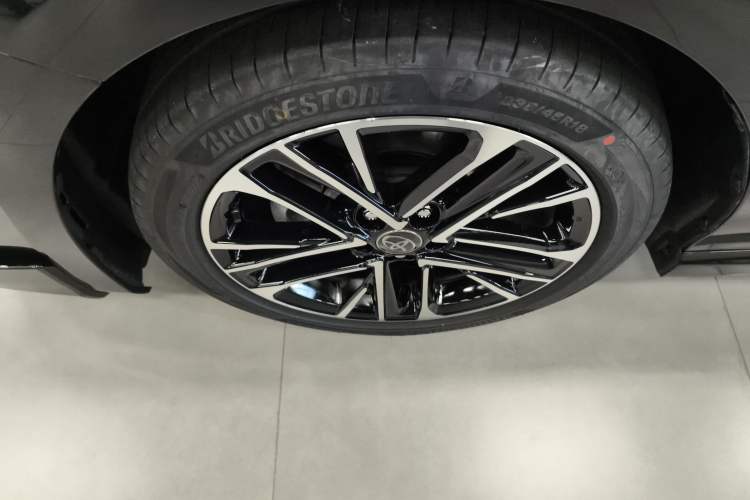 Used Toyota Camry 2026 Model Dual-Engine 2.0HSE Sport Lite Edition