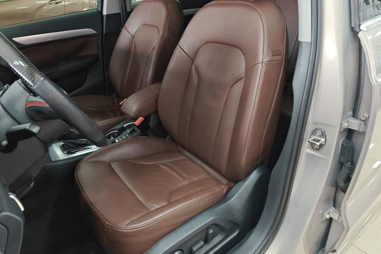 Used Audi Q3 2015 35 TFSI Comfort Model Left Front Seat