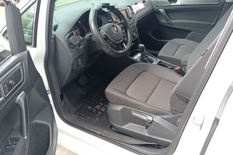 Used Volkswagen Golf Sportsvan 2016 230TSI Automatic Trend Edition Driver Seat