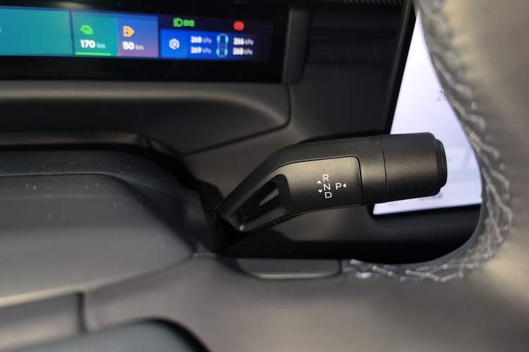 Used Lynk & Co 900 2025 2.0T Ultra
