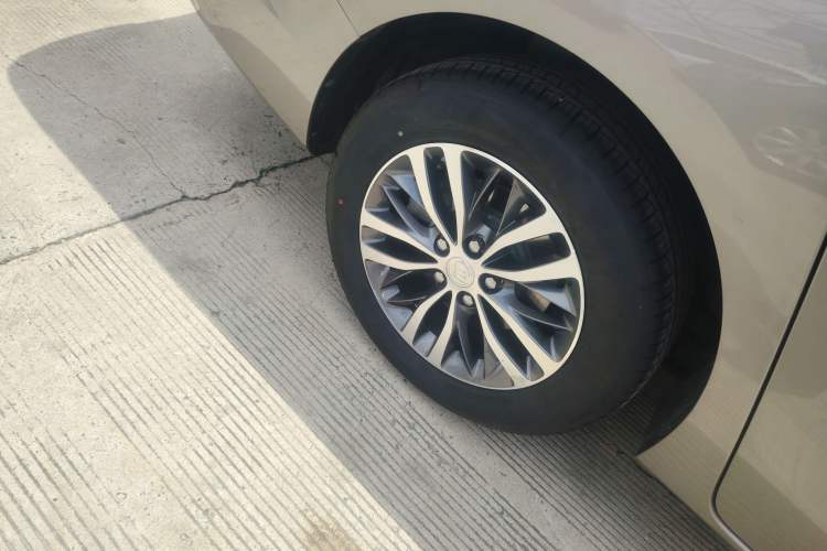 Used Buick GL8 2022 ES Landtrek 653T Luxury Edition