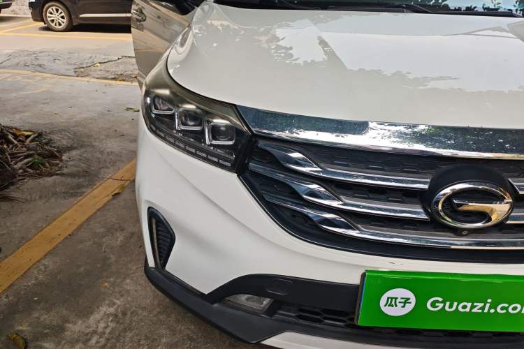 Used GAC Trumpchi GS4 2018 235T Automatic Two-Wheel Drive Luxury Smart Connectivity Millionth Anniversary Edition Right Front Headlight