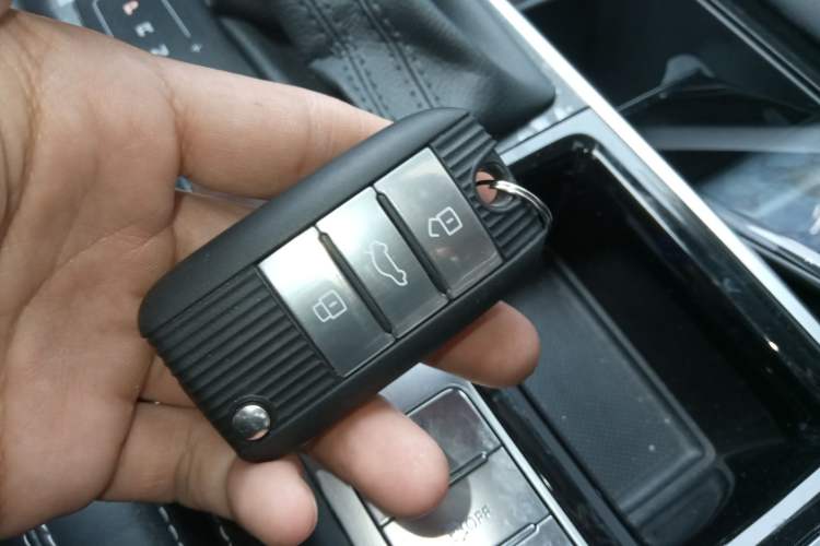 Used Roewe RX8 2019 30T Two-Wheel Drive Supreme Flagship Edition