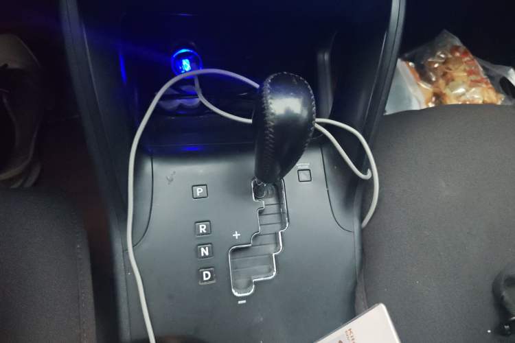 Used Hyundai ix35 2010 2.0L Automatic Two-Wheel Drive Elite Edition GLS Gear Lever