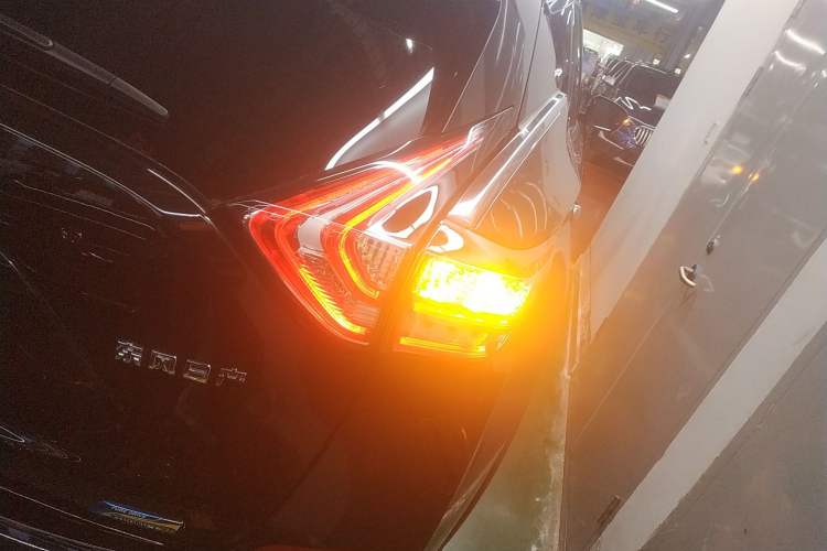 Used Nissan Murano 2021 2.5L XL Two-Wheel Drive Smart Connect Luxury Edition
